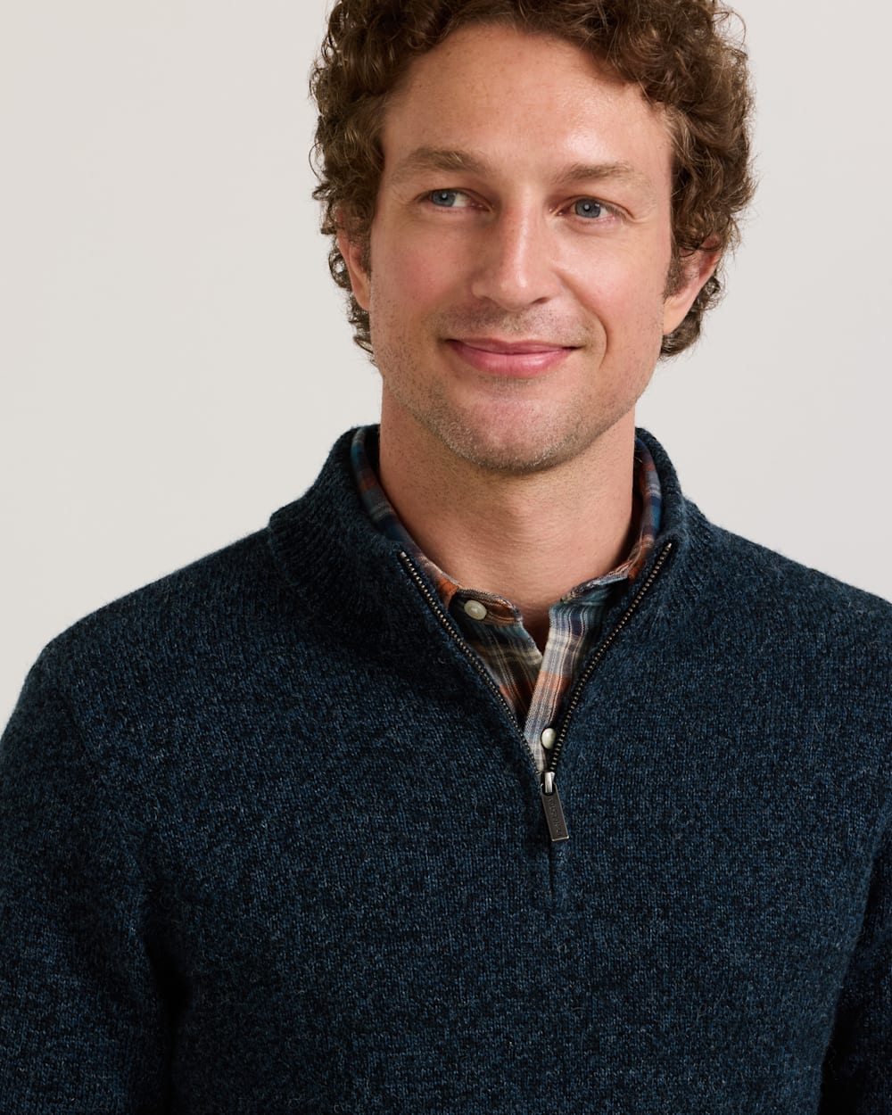 ALTERNATE VIEW OF MEN'S SHETLAND COLLECTION QUARTER-ZIP SWEATER IN INDIGO HEATHER image number 3