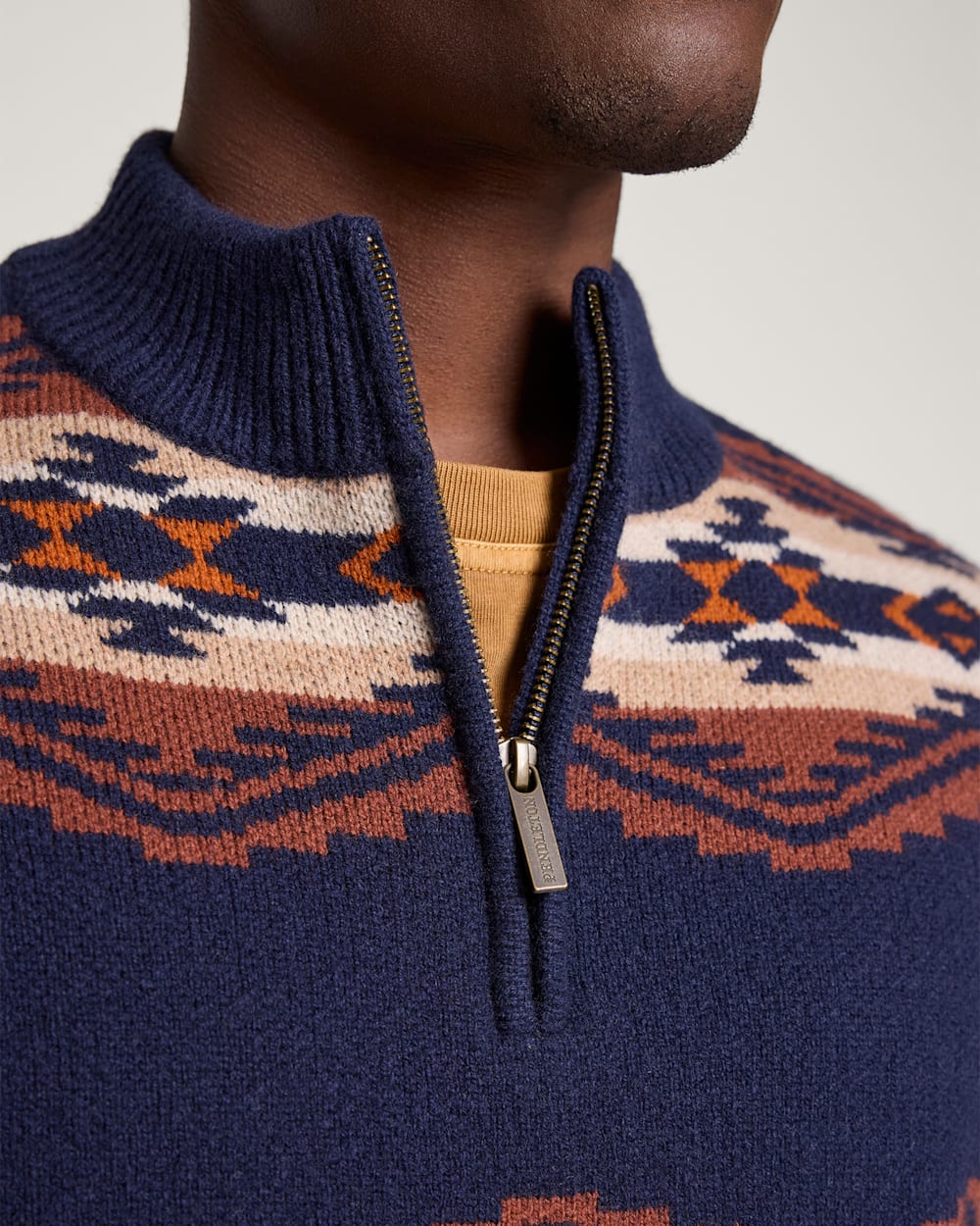 ALTERNATE VIEW OF MEN'S TUMALO RIDGE LAMBSWOOL QUARTER-ZIP SWEATER IN NAVY image number 4