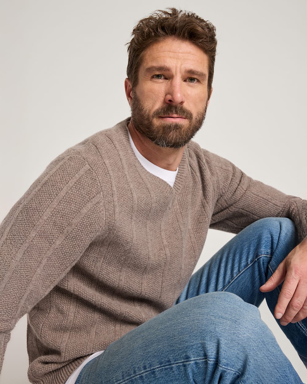 MEN'S MIXED STITCH MERINO V-NECK SWEATER IN TAUPE HEATHER image number 1