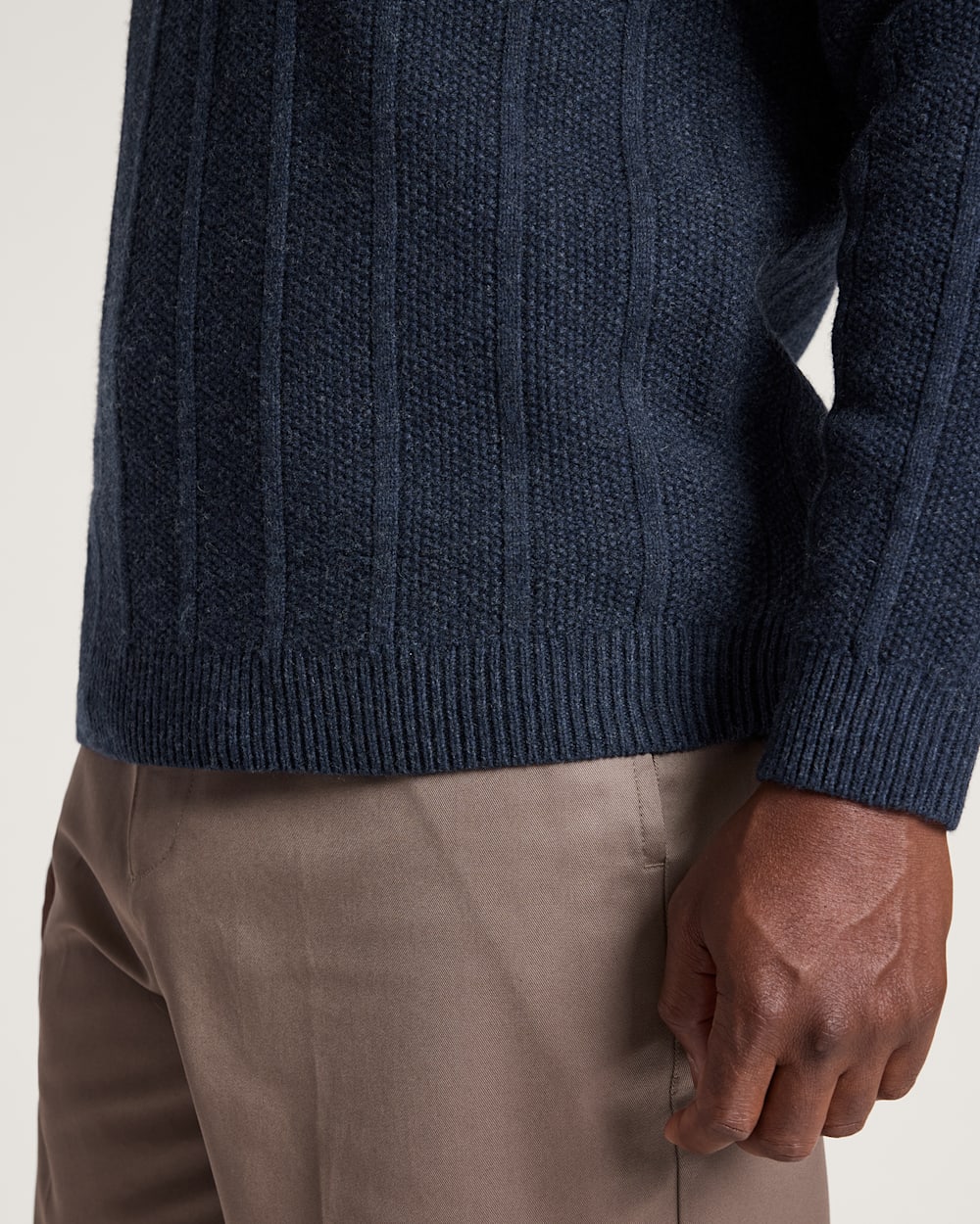 ALTERNATE VIEW OF MEN'S MIXED STITCH MERINO V-NECK SWEATER IN INDIGO HEATHER image number 5