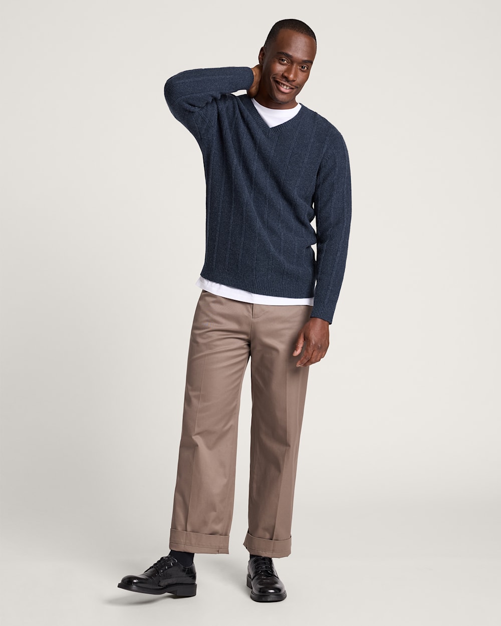 ALTERNATE VIEW OF MEN'S MIXED STITCH MERINO V-NECK SWEATER IN INDIGO HEATHER image number 6