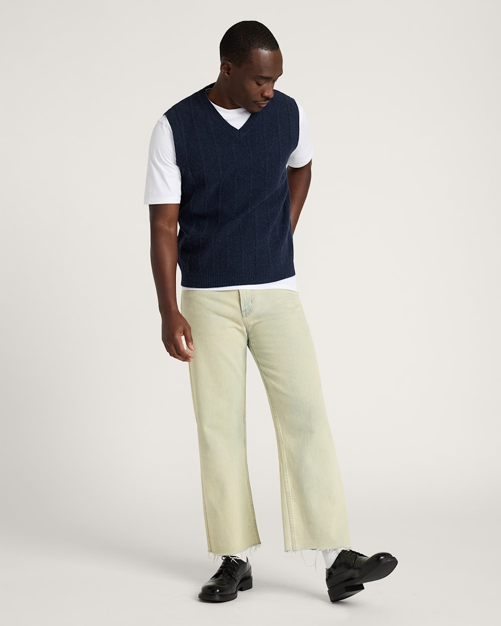 ALTERNATE VIEW OF MEN'S MIXED STITCH MERINO SWEATER VEST IN INDIGO HEATHER image number 6
