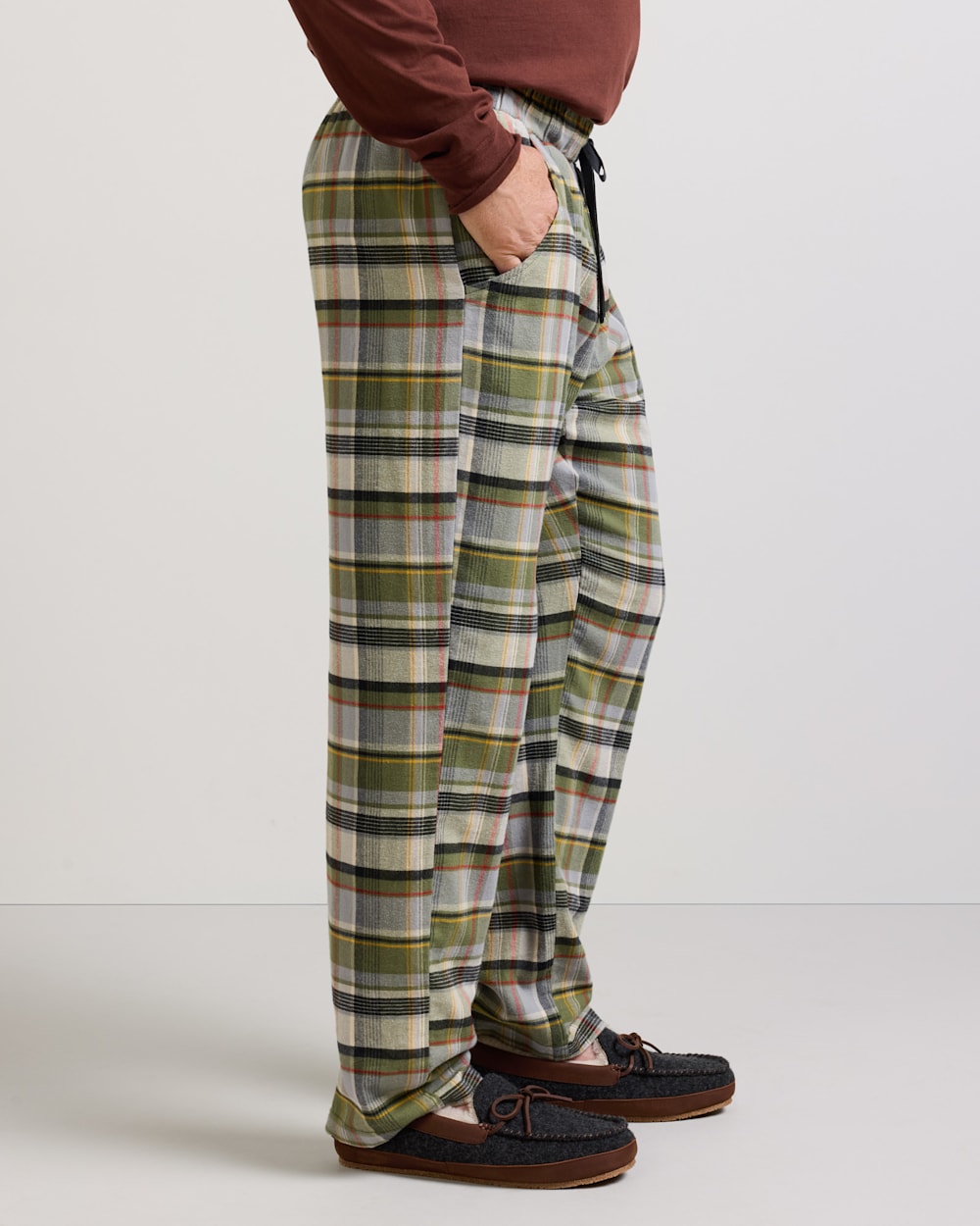 ALTERNATE VIEW OF MEN'S PLAID FLANNEL PAJAMA PANTS IN OLIVE MULTI image number 3