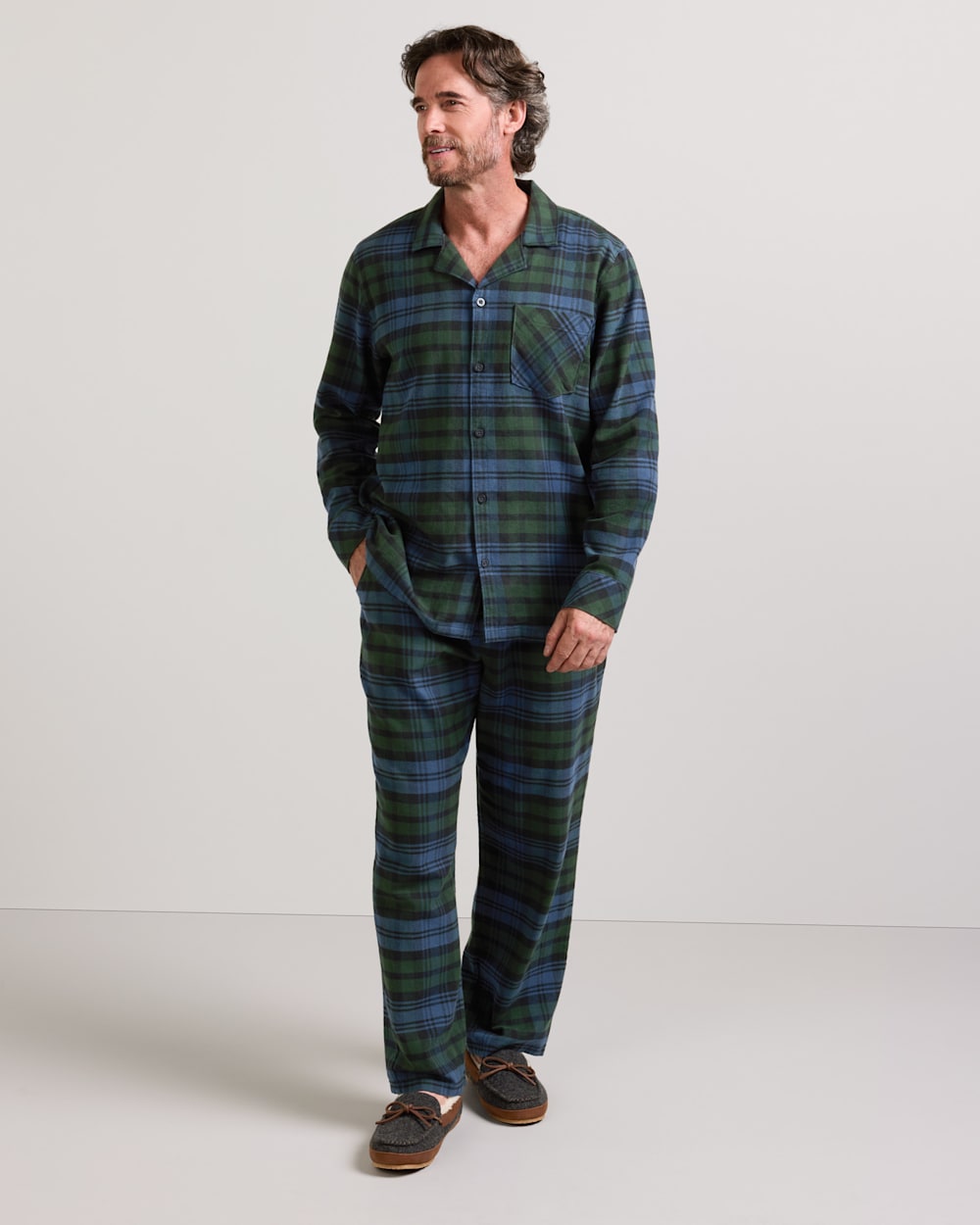 MEN'S PLAID FLANNEL PAJAMA SET IN BLACK WATCH TARTAN image number 1