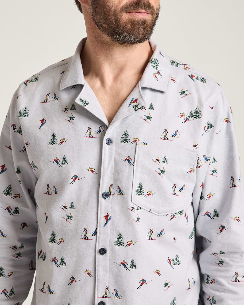 ALTERNATE VIEW OF MEN'S SKI PRINT FLANNEL PAJAMA SET IN GREY image number 4