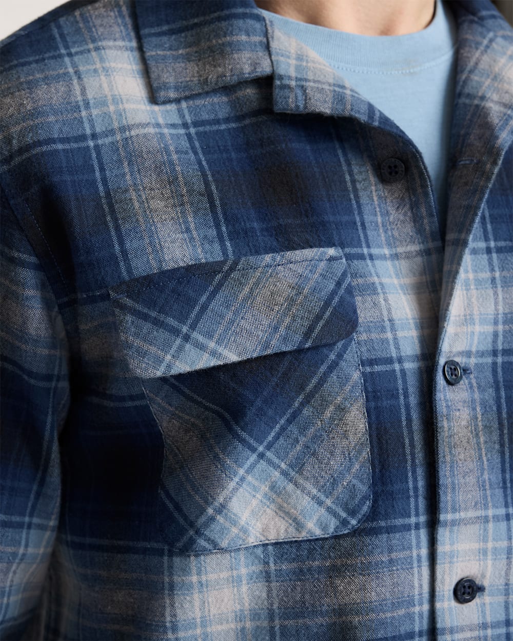 ALTERNATE VIEW OF LONG-SLEEVE PLAID COTTON BOARD SHIRT IN NAVY/GREY PLAID image number 4