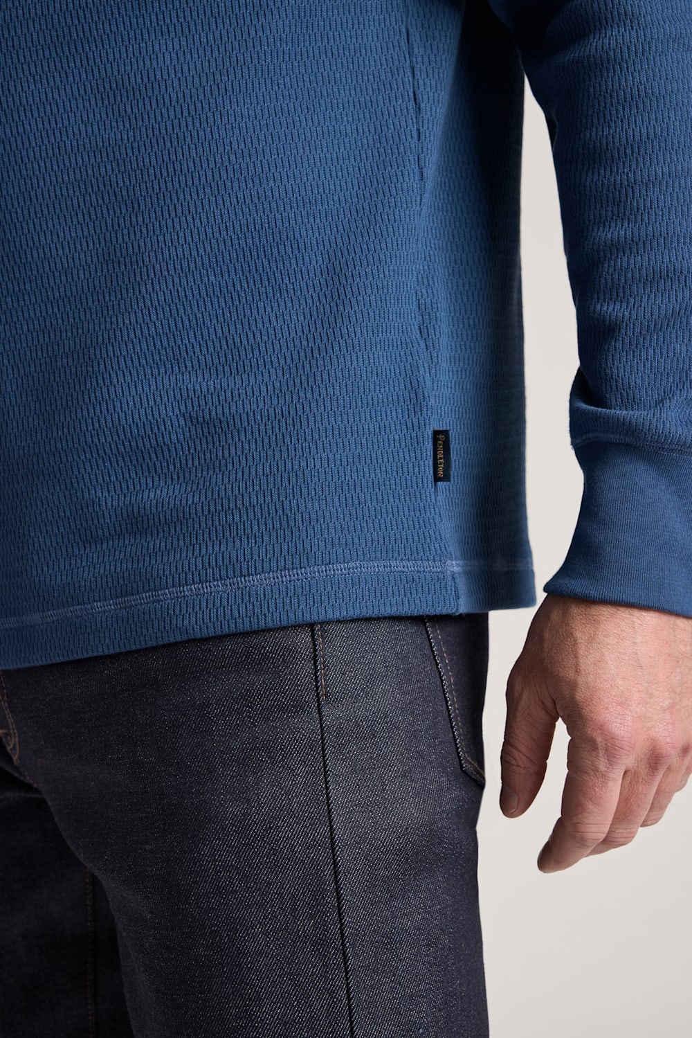 ALTERNATE VIEW OF LONG-SLEEVE WAFFLE-KNIT COTTON HENLEY IN NAVY image number 5
