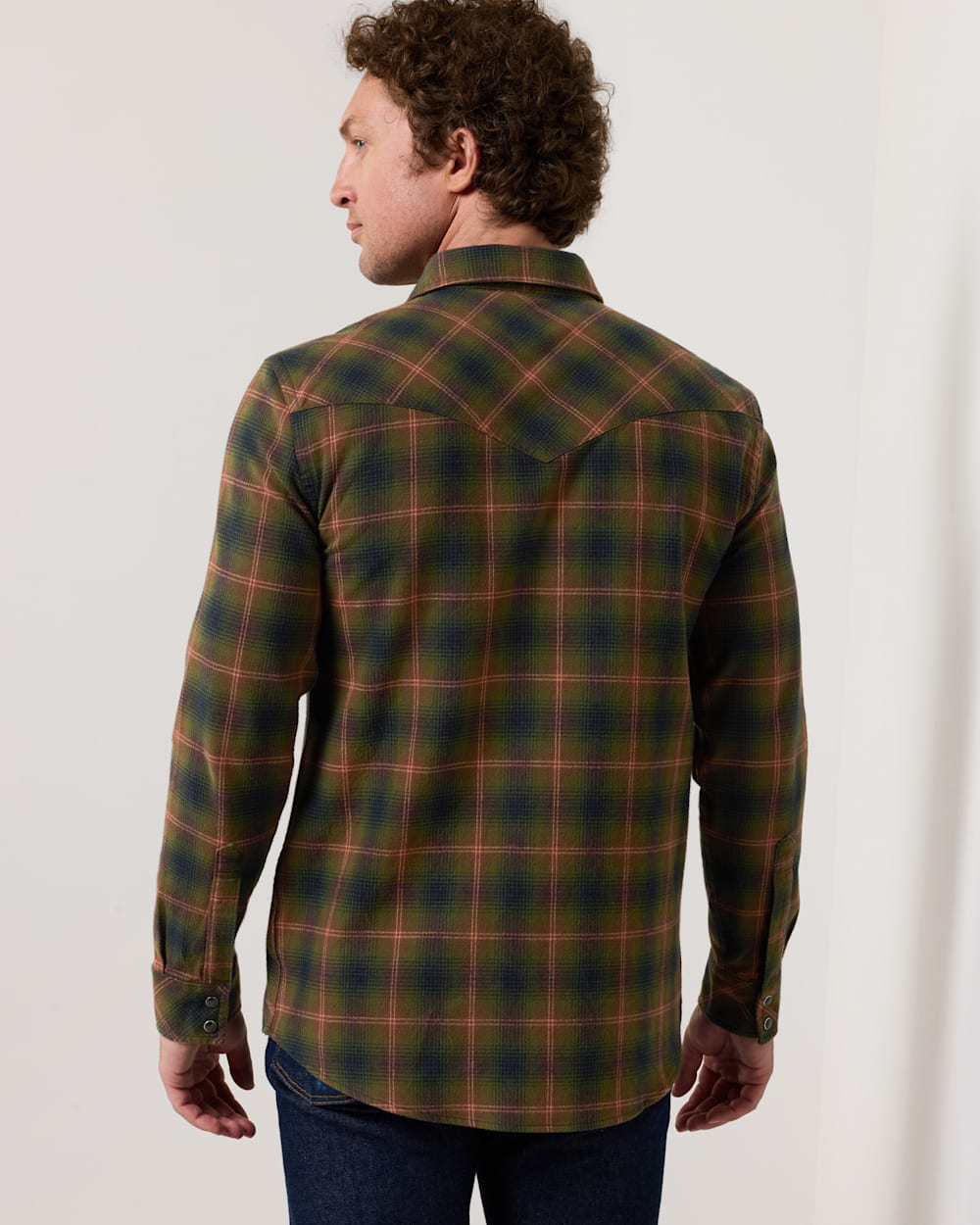 ALTERNATE VIEW OF MEN'S PLAID SNAP-FRONT WYATT COTTON SHIRT IN OLIVE/NAVY image number 2