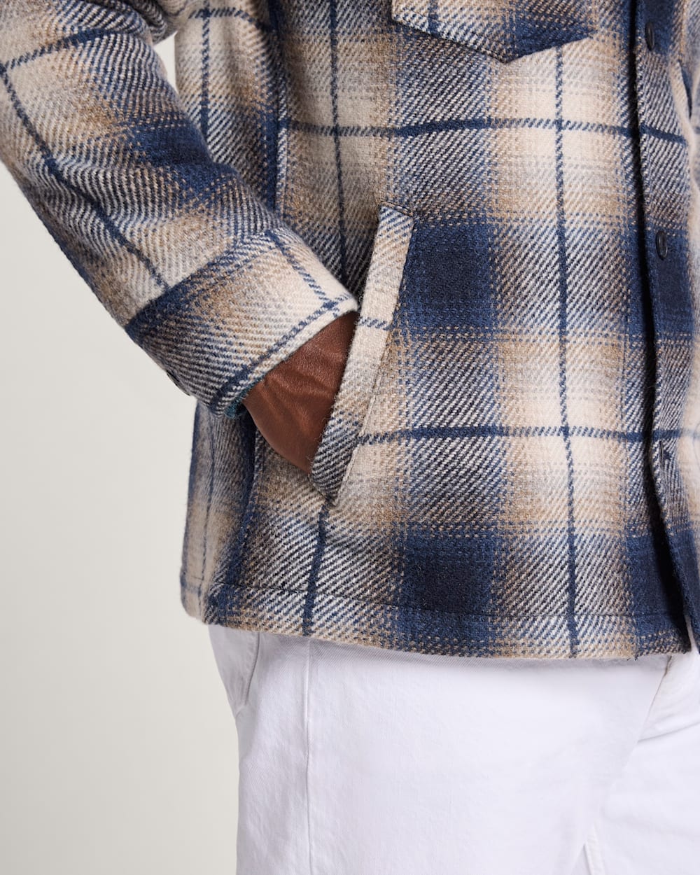 ALTERNATE VIEW OF MEN'S PLAID WOOL LAWSON COAT IN NAVY/TAUPE MIX image number 5