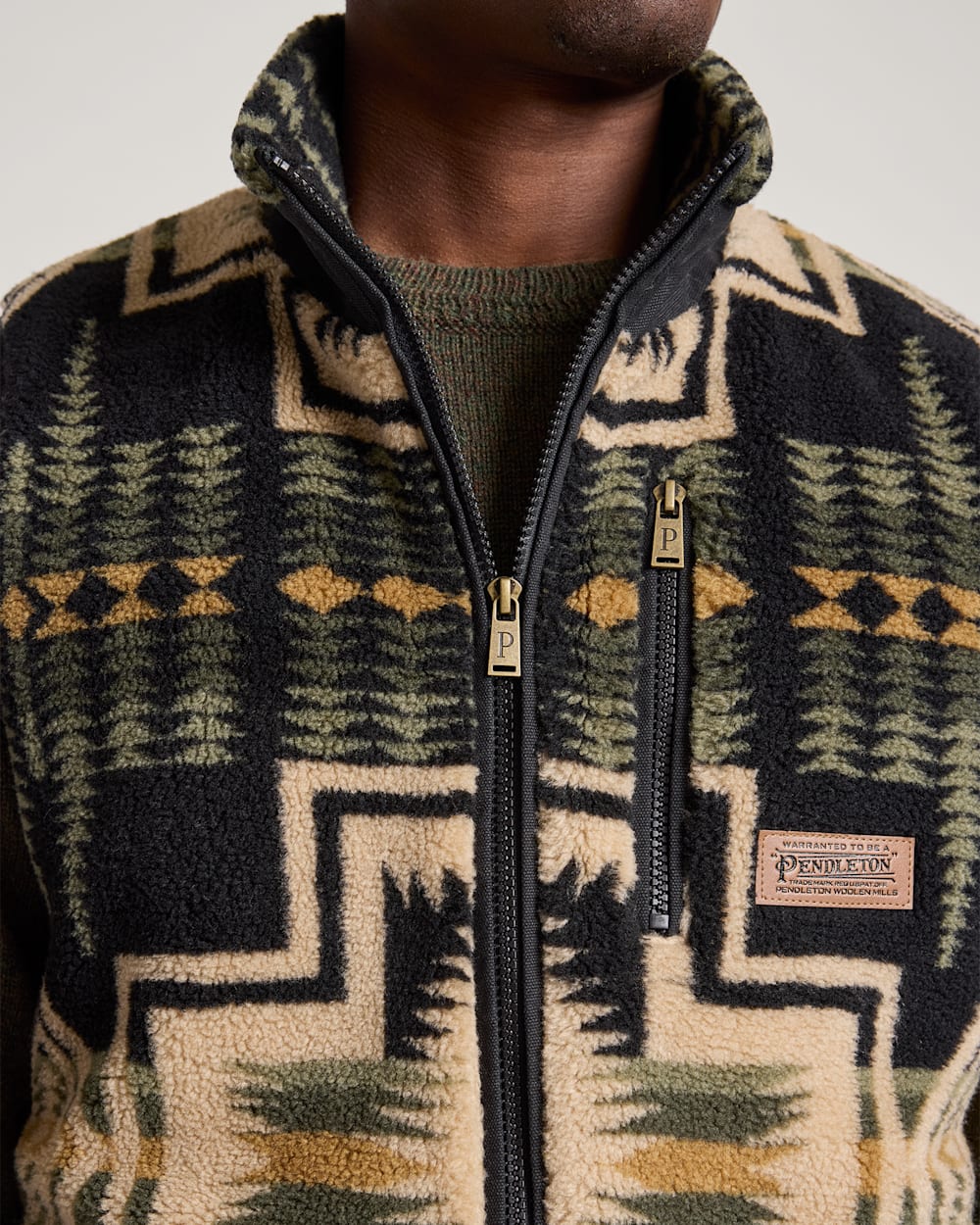 ALTERNATE VIEW OF MEN'S HARDING FLEECE VEST IN GREEN TEA image number 5