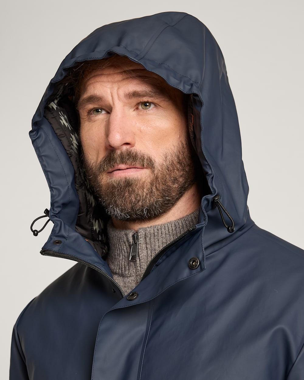 ALTERNATE VIEW OF MEN'S PACIFIC RAIN SLICKER IN NAVY image number 4