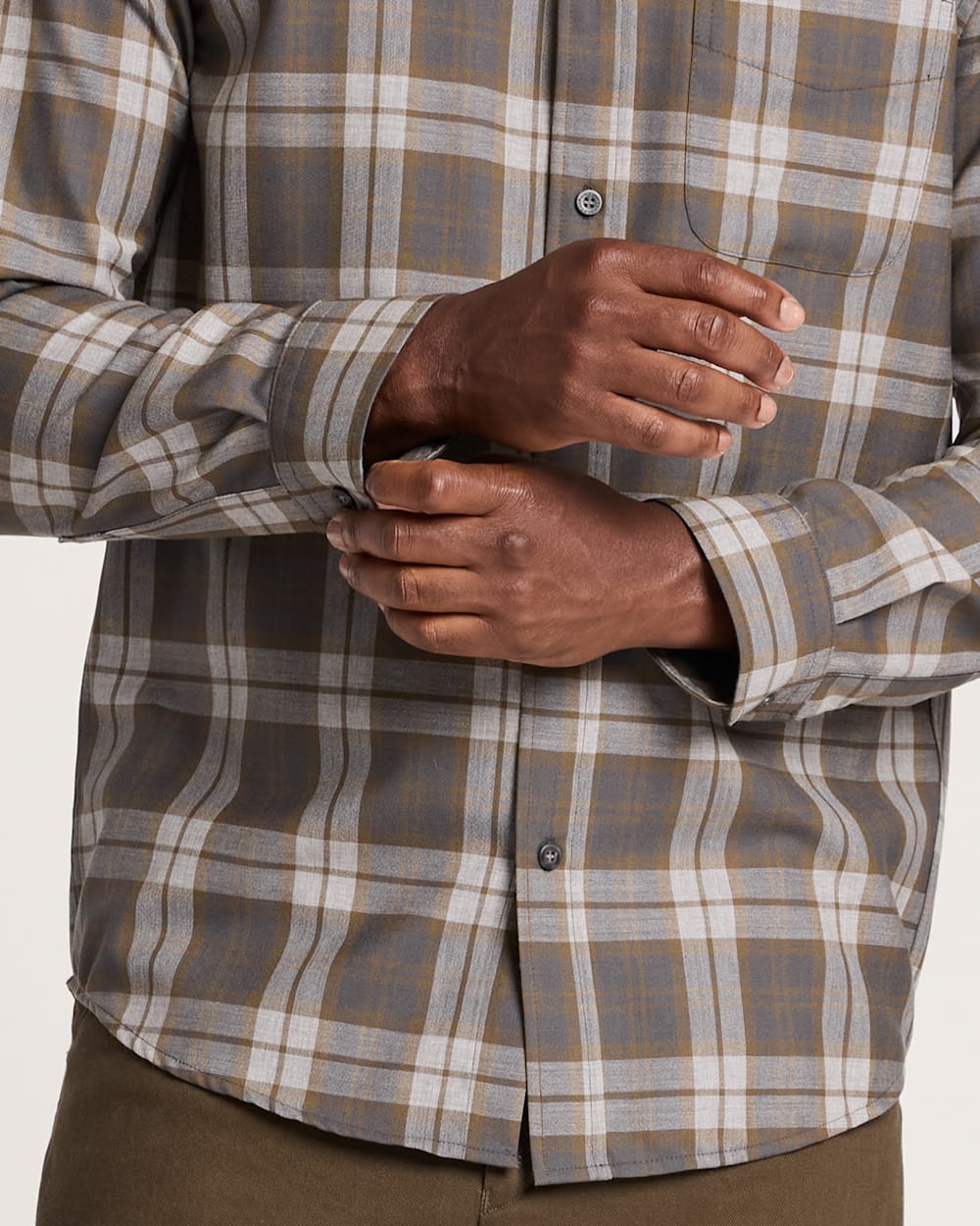 ALTERNATE VIEW OF MEN'S MEN'S PLAID MERINO LODGE SHIRT IN OLIVE/GREY MIX PLAID image number 5
