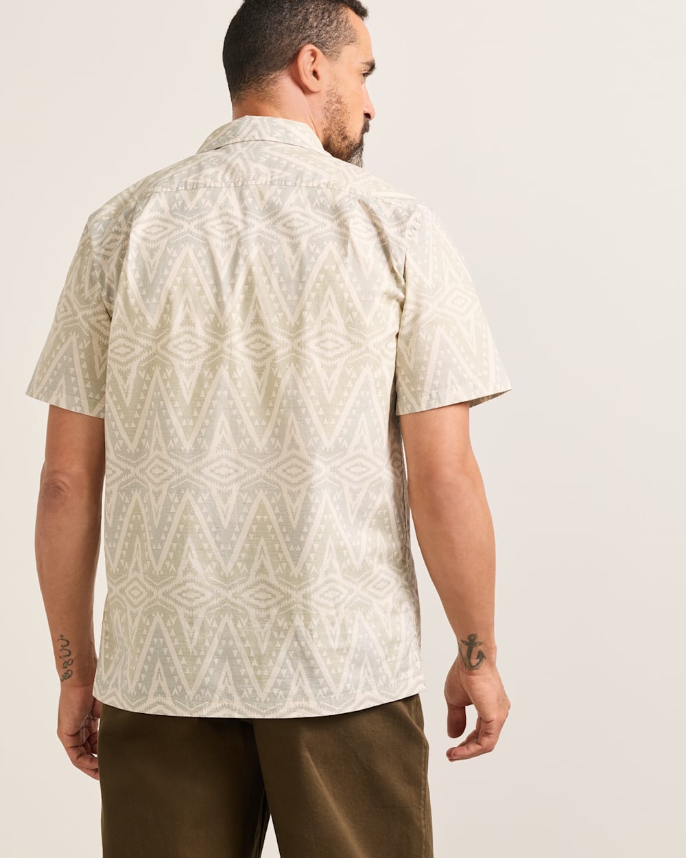 ALTERNATE VIEW OF MEN'S SHORT-SLEEVE ALOHA COTTON CAMP SHIRT IN ECRU HELENA MULTI image number 2