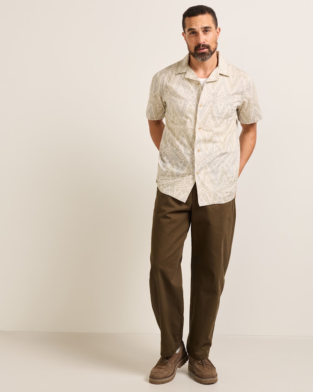 ALTERNATE VIEW OF MEN'S SHORT-SLEEVE ALOHA COTTON CAMP SHIRT IN ECRU HELENA MULTI image number 6