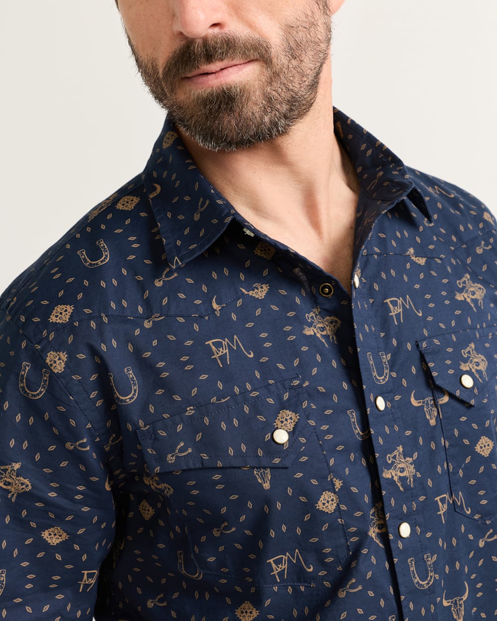 ALTERNATE VIEW OF MEN'S SHORT-SLEEVE LARAMIE SNAP-FRONT SHIRT IN NAVY WESTERN image number 4