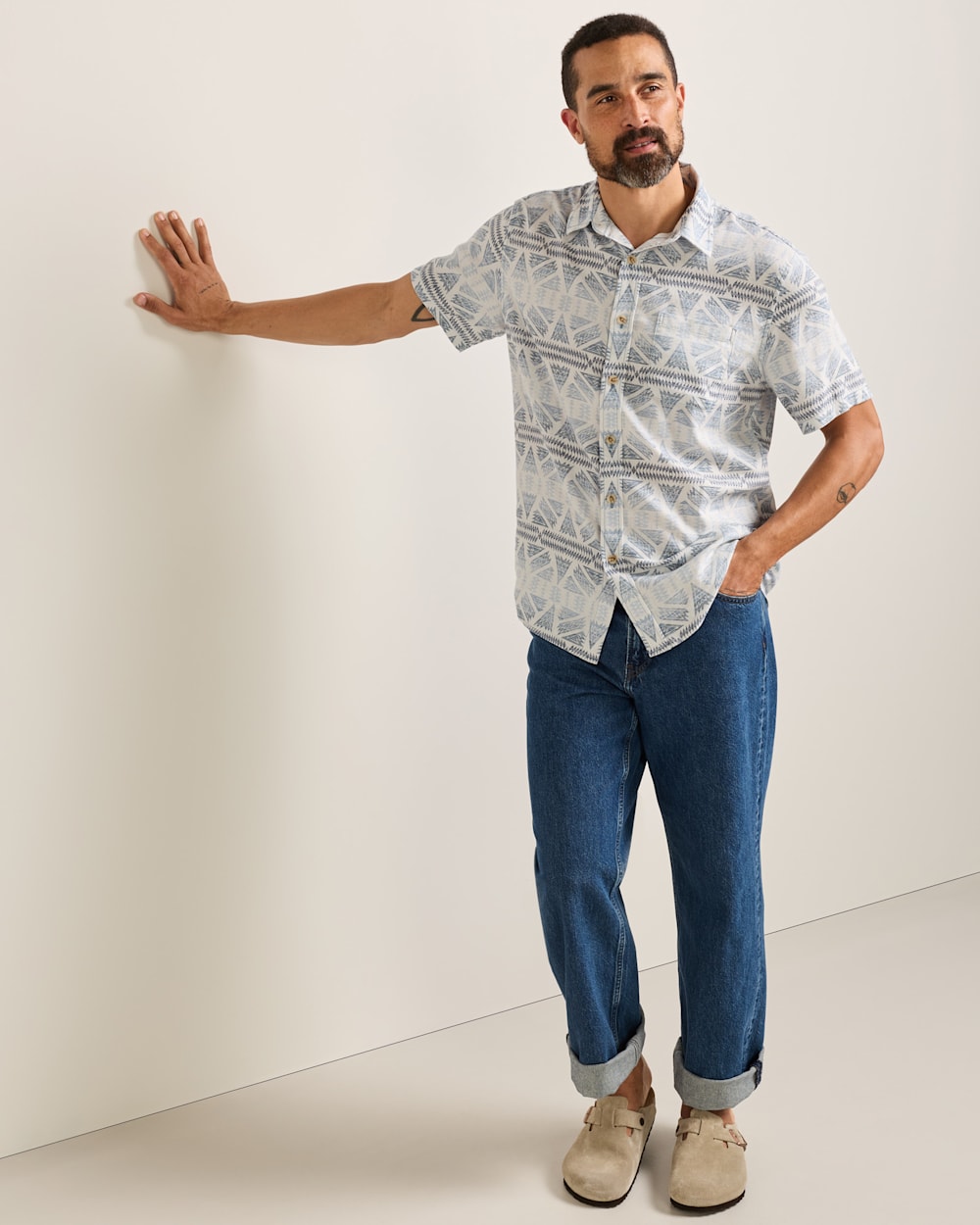 MEN'S SHORT-SLEEVE SHORELINE LINEN SHIRT IN GREY/BLUE PONDEROSA image number 1