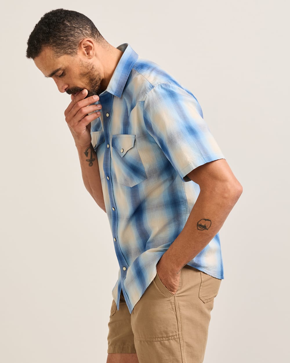 ALTERNATE VIEW OF MEN'S SHORT-SLEEVE PLAID FRONTIER SHIRT IN IVORY/BLUE image number 3