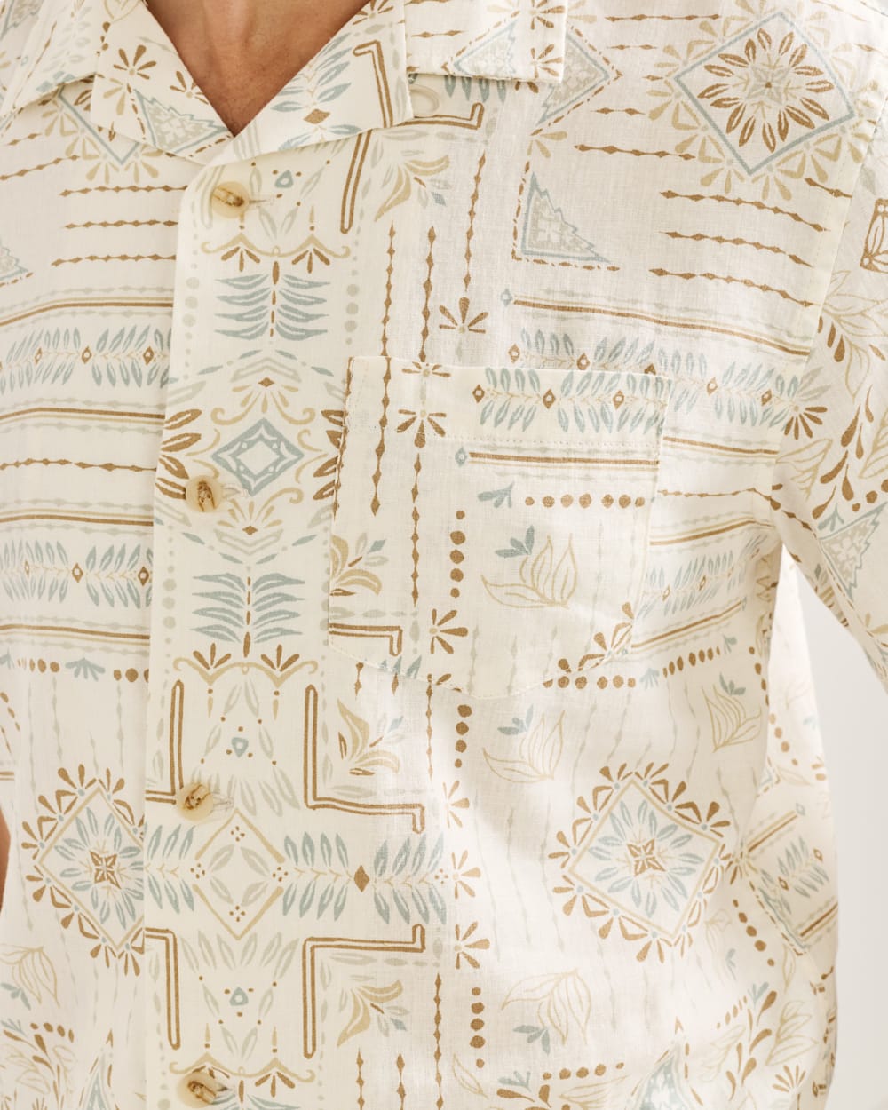 ALTERNATE VIEW OF MEN'S SHORT-SLEEVE ALOHA LINEN CAMP SHIRT IN ECRU LAUREL GROVE image number 4