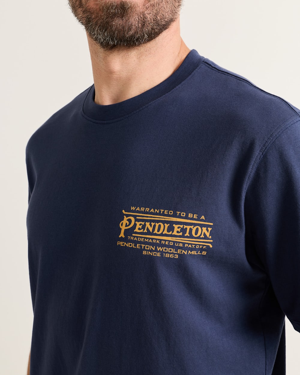 ALTERNATE VIEW OF MEN'S SHORT-SLEEVE DESCHUTES VINTAGE GRAPHIC TEE IN NAVY/GOLD image number 4
