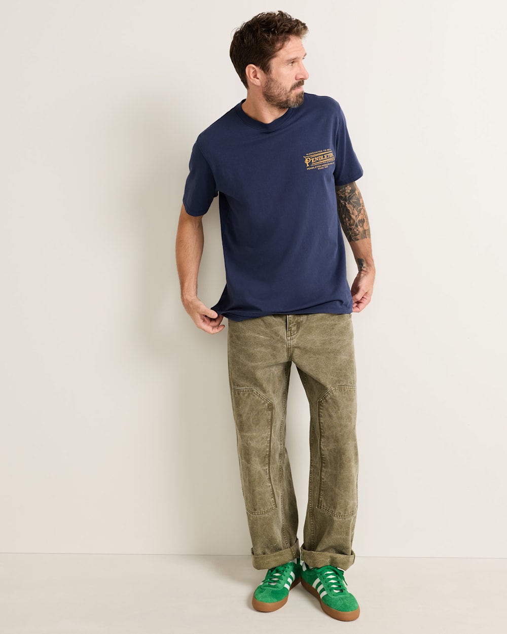 ALTERNATE VIEW OF MEN'S SHORT-SLEEVE DESCHUTES VINTAGE GRAPHIC TEE IN NAVY/GOLD image number 6