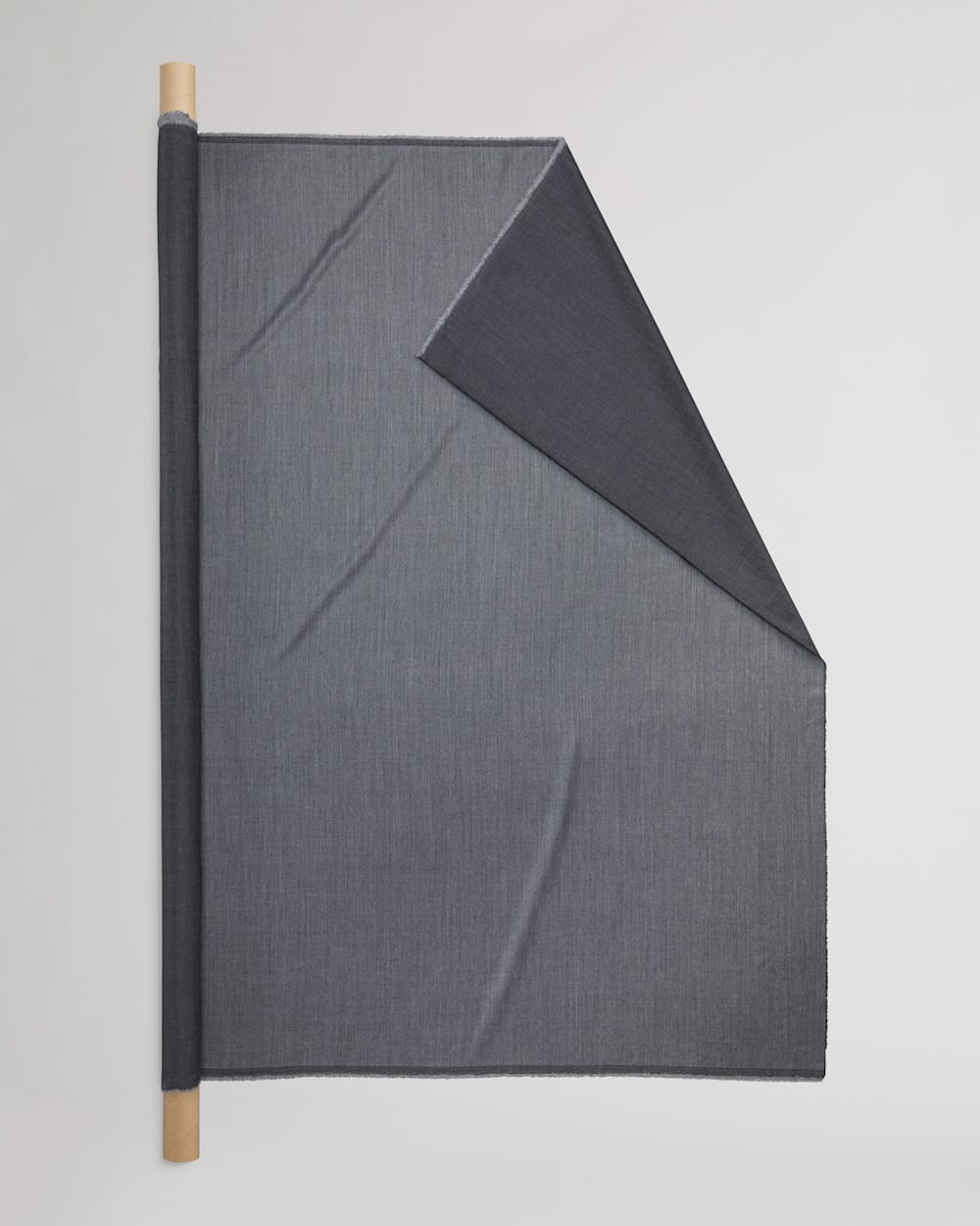 WORSTED TWILL FABRIC IN CHARCOAL image number 1