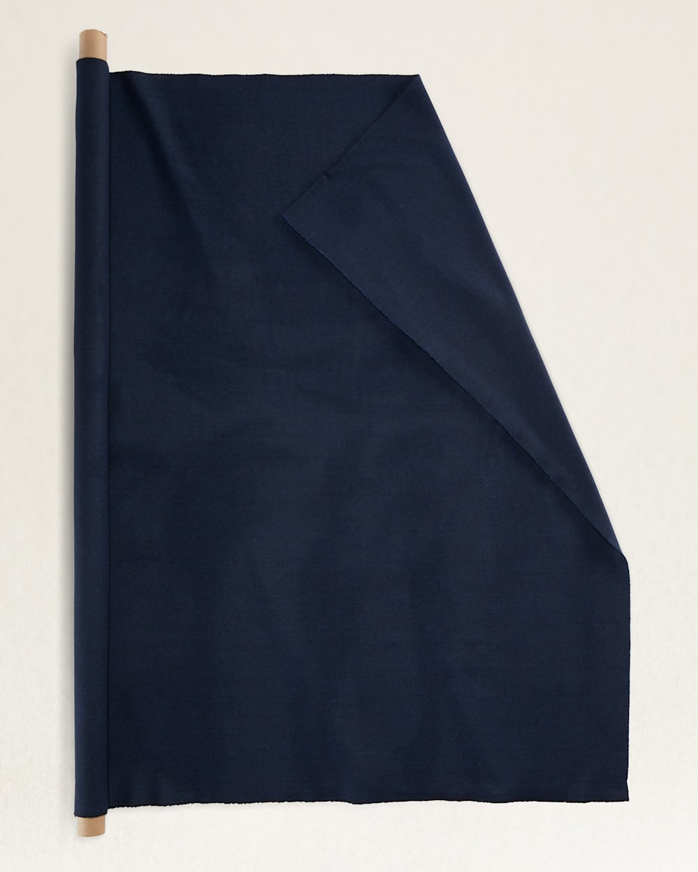 LAMBSWOOL TWILL FABRIC IN NAVY image number 1