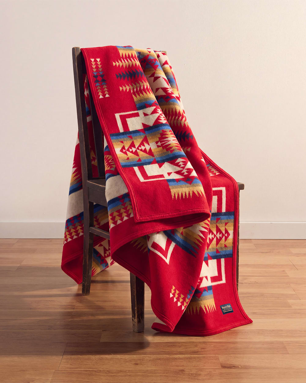 ALTERNATE VIEW OF CHIEF JOSEPH BLANKET IN SCARLET image number 5