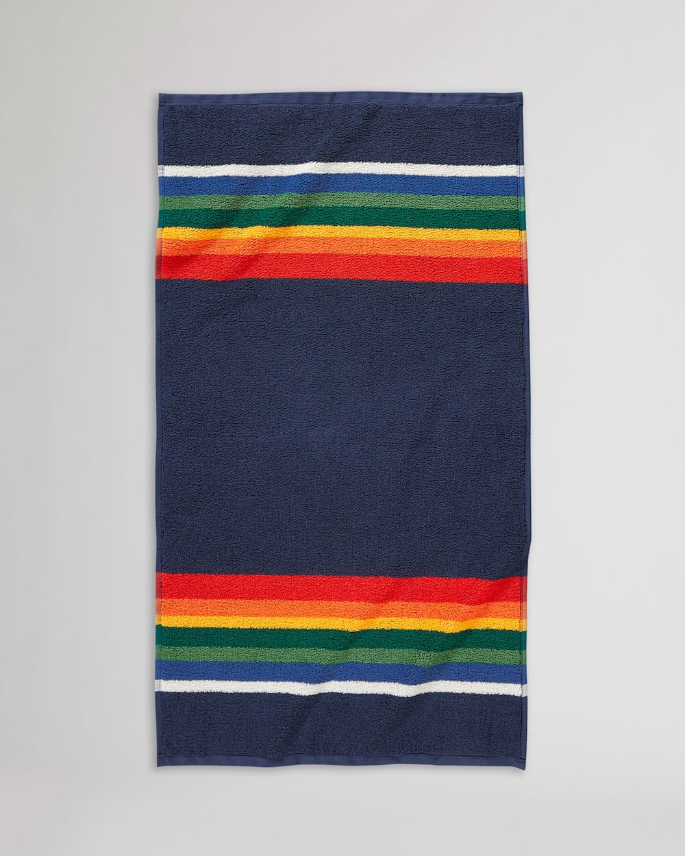 ALTERNATE VIEW OF CRATER LAKE NATIONAL PARK TOWEL SET IN NAVY image number 4