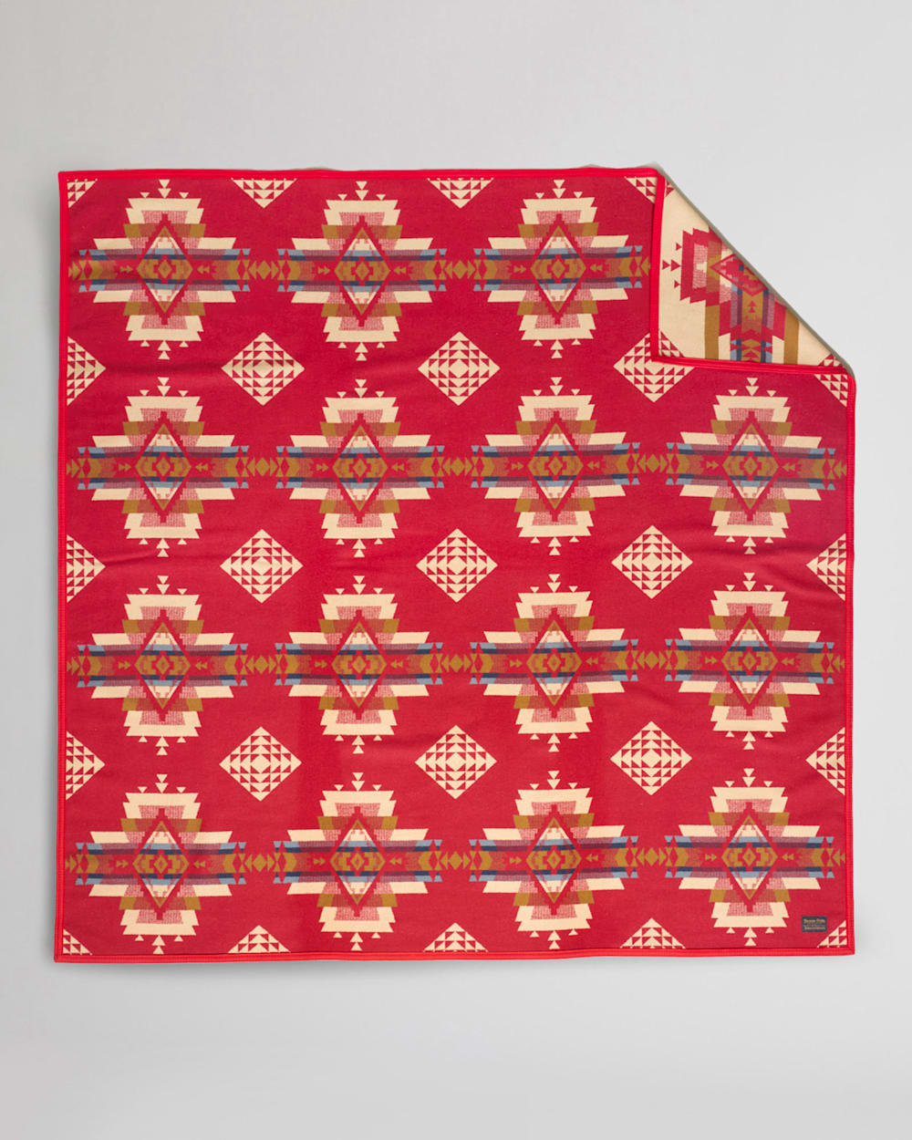 ROCK POINT JACQUARD THROW IN SCARLET image number 1