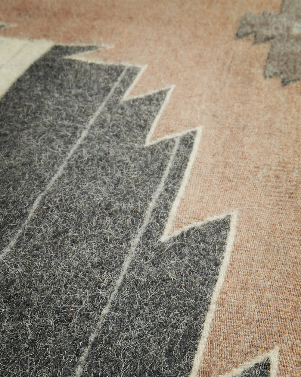 ALTERNATE VIEW OF SHINING STAR RUG IN GREY image number 4