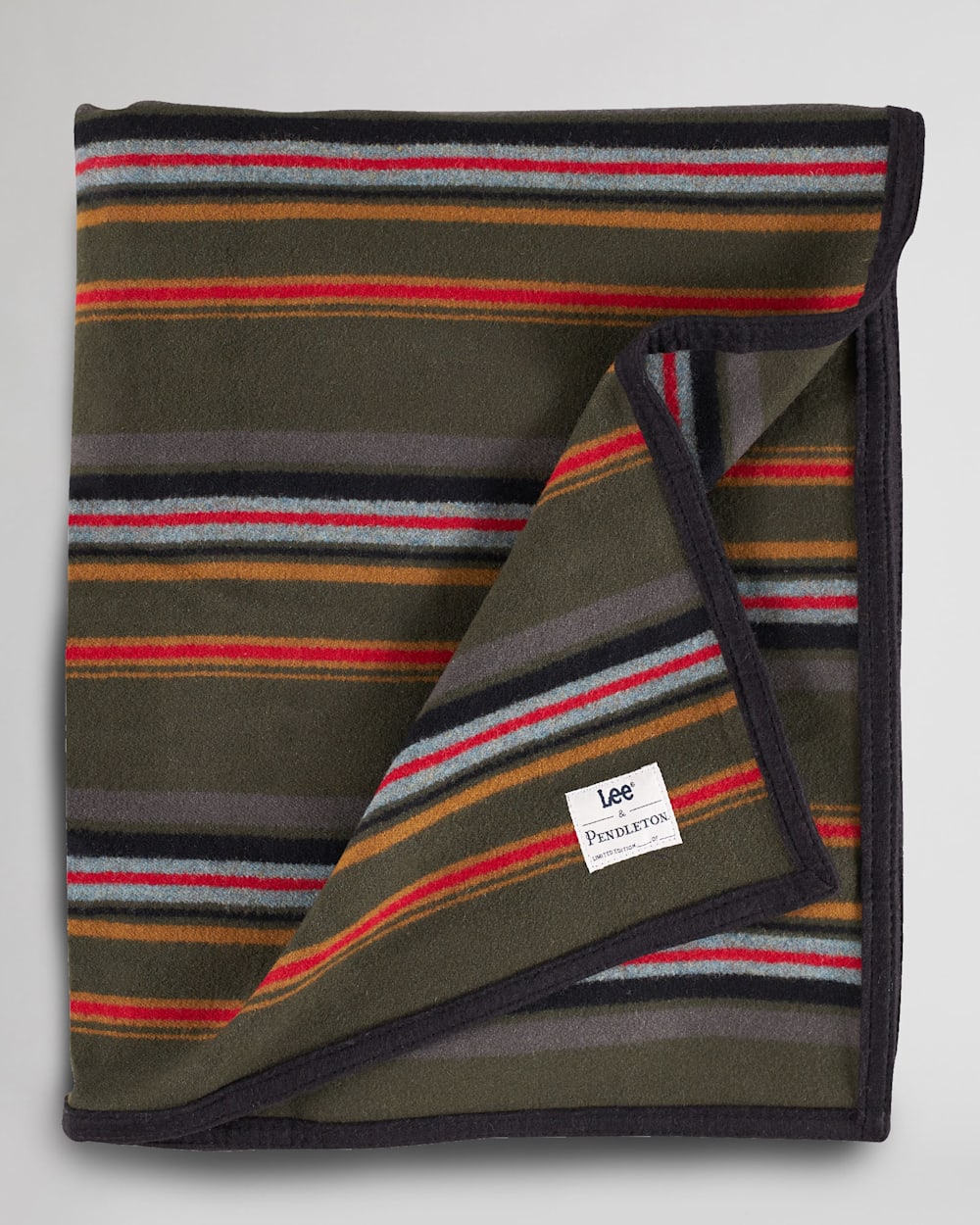 アウトドア寝具 pendleton wool blanket made in USA navy Heirloom Classic Merino Blanket | Pendleton