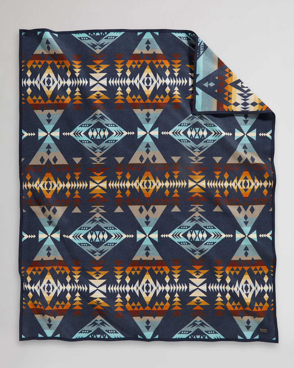 ALTERNATE VIEW OF DIAMOND PEAK BLANKET IN NAVY image number 1