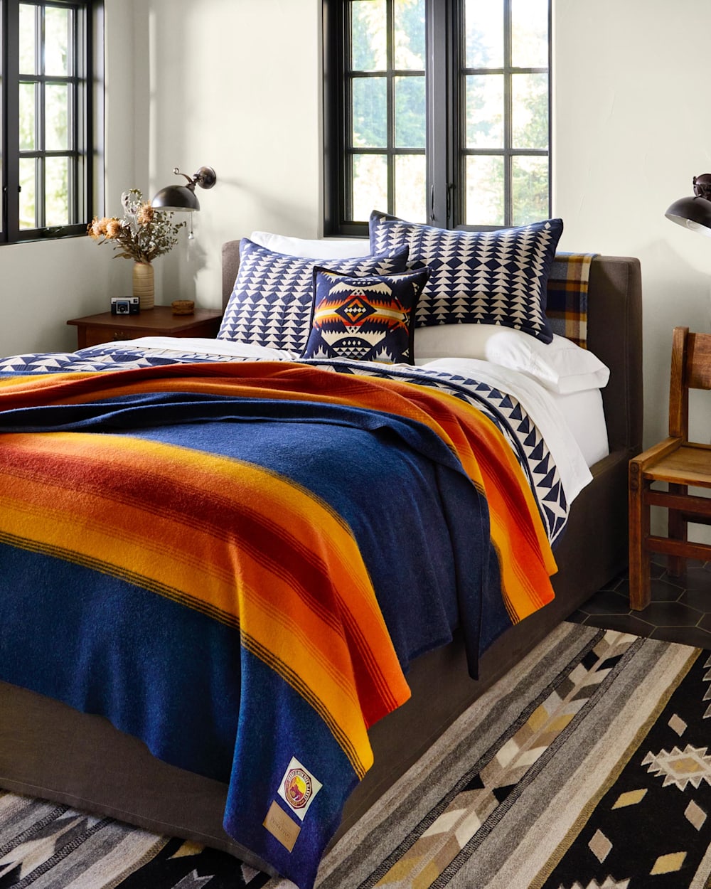 ALTERNATE VIEW OF GRAND CANYON NATIONAL PARK BLANKET IN NAVY image number 3