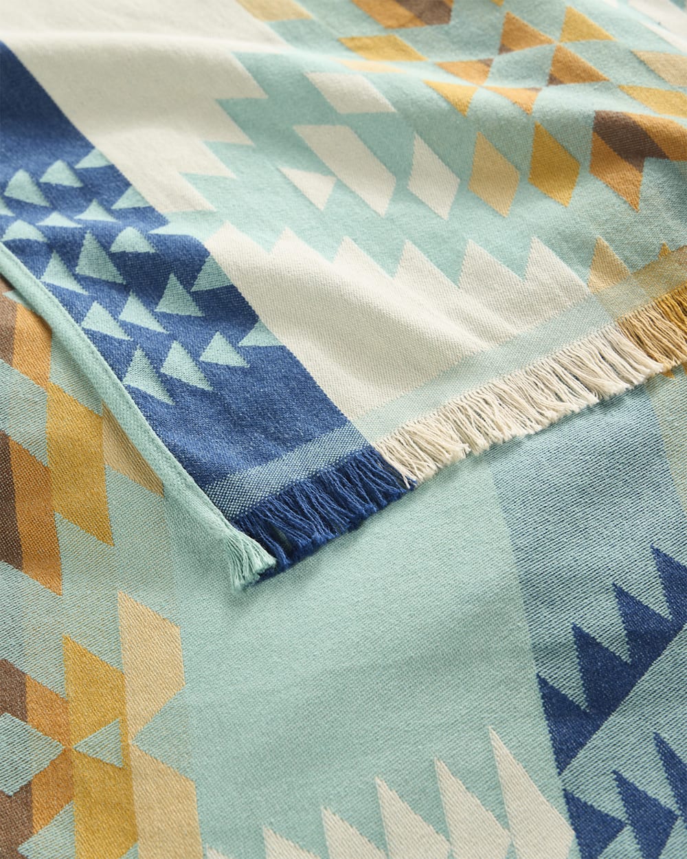 ALTERNATE VIEW OF LIGHTWEIGHT SUNSEEKER TOWEL IN AQUA RANCHO ARROYO image number 2