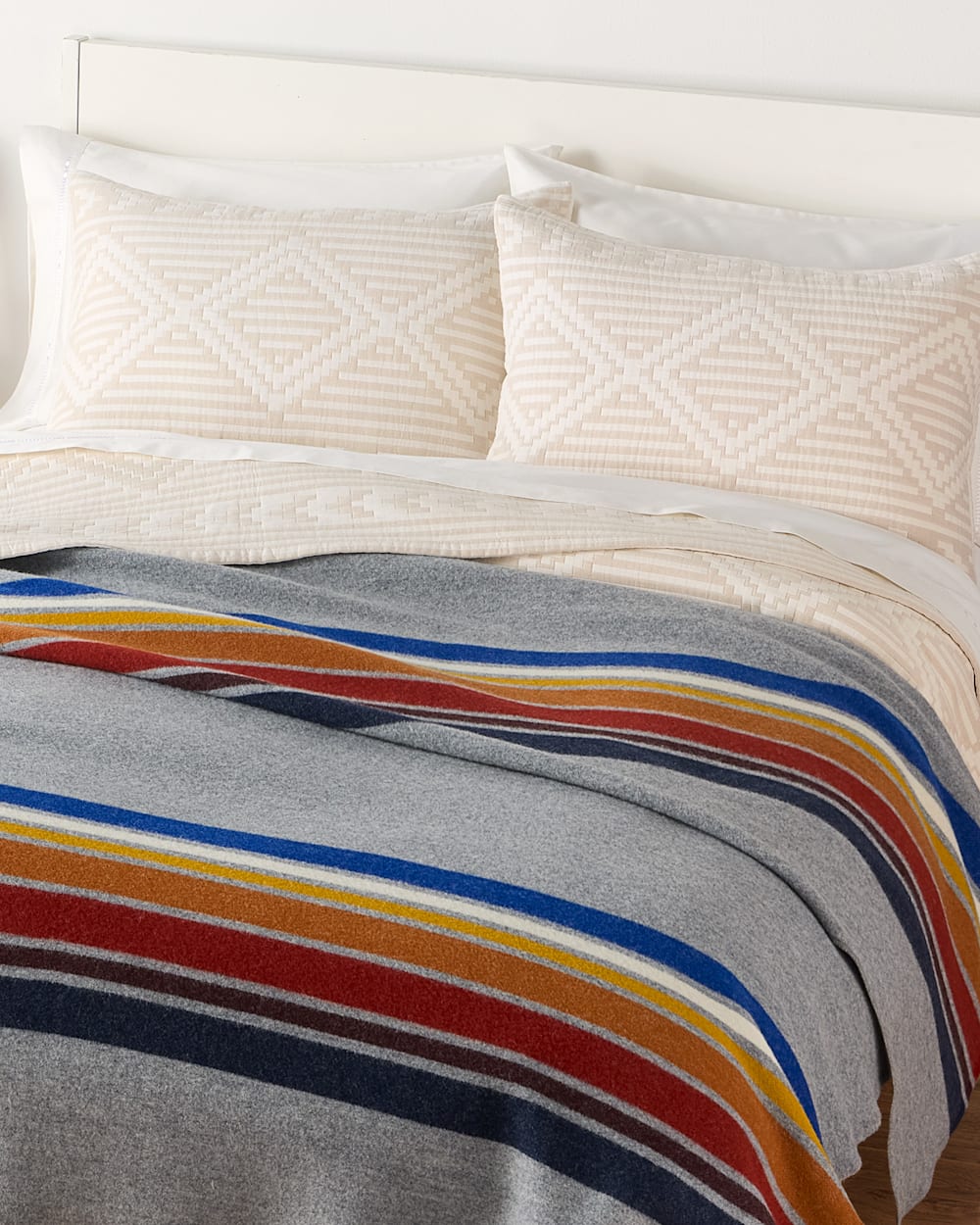 YOSEMITE NATIONAL PARK BLANKET IN GREY image number 1