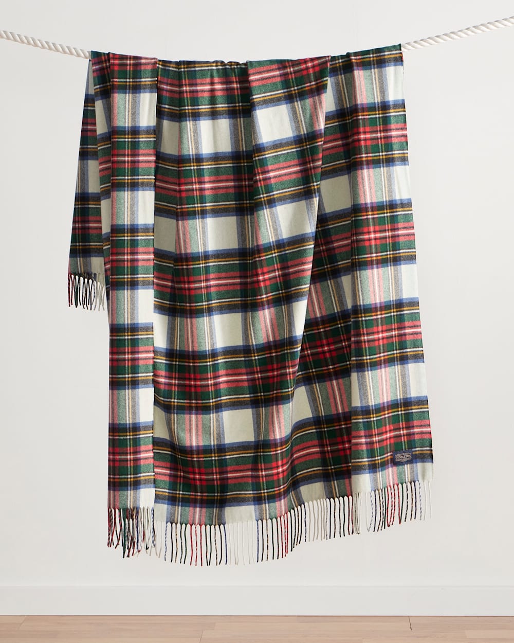 PLAID 5TH AVENUE MERINO THROW image number 1