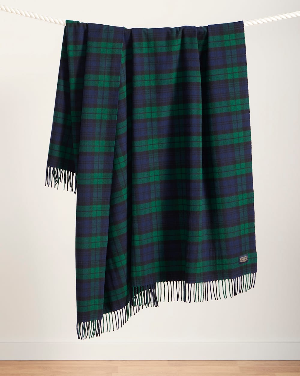 PLAID 5TH AVENUE MERINO THROW IN BLACK WATCH image number 1