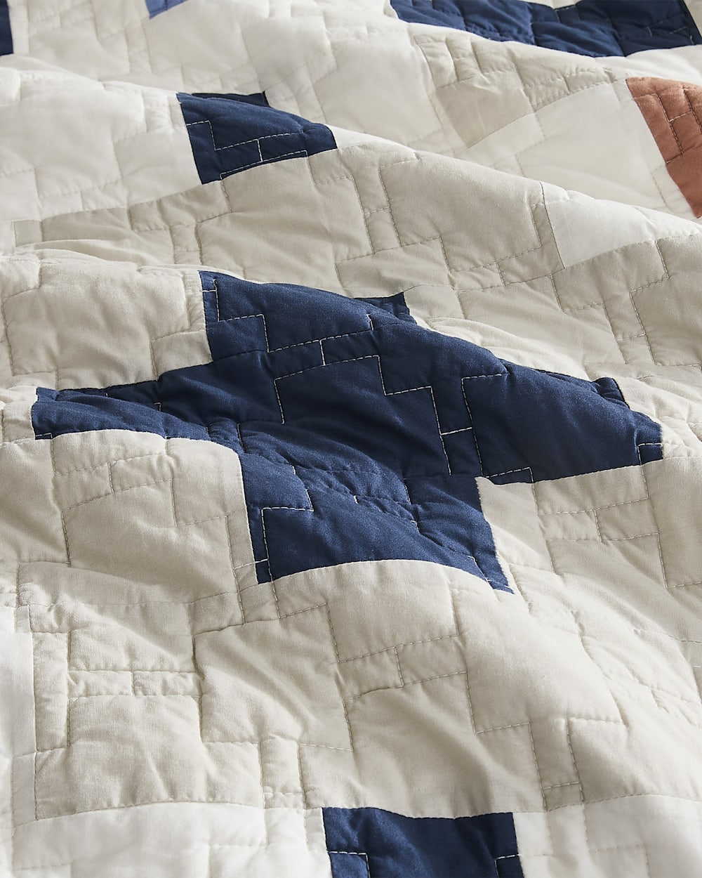 ALTERNATE VIEW OF MEADOW SUMMIT QUILT SET IN IVORY MULTI image number 6