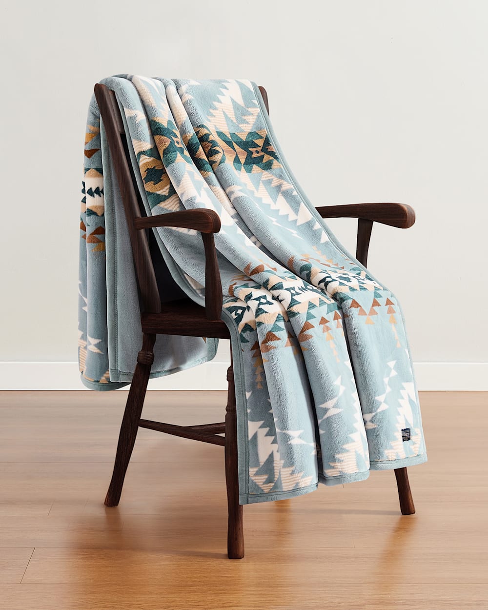 PLUSH REVERSIBLE THROW IN BRIDGE CREEK image number 1