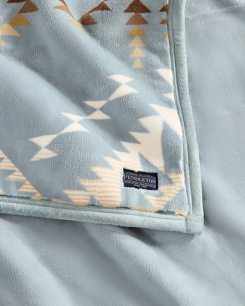 ALTERNATE VIEW OF PLUSH REVERSIBLE THROW IN BRIDGE CREEK image number 4