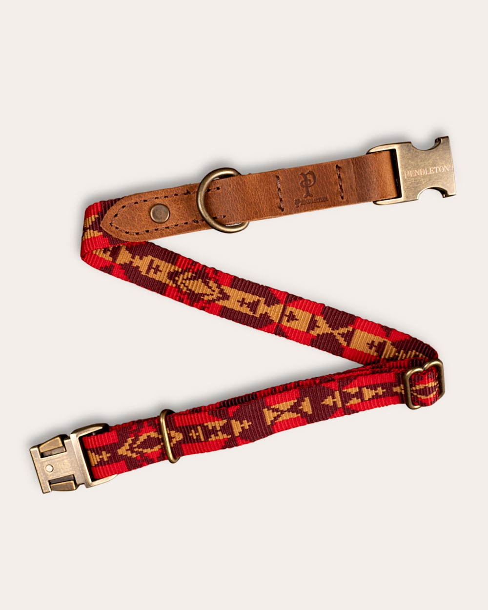 ALTERNATE VIEW OF FOUR CORNERS JACQUARD HERITAGE COLLAR IN FOUR CORNERS image number 4