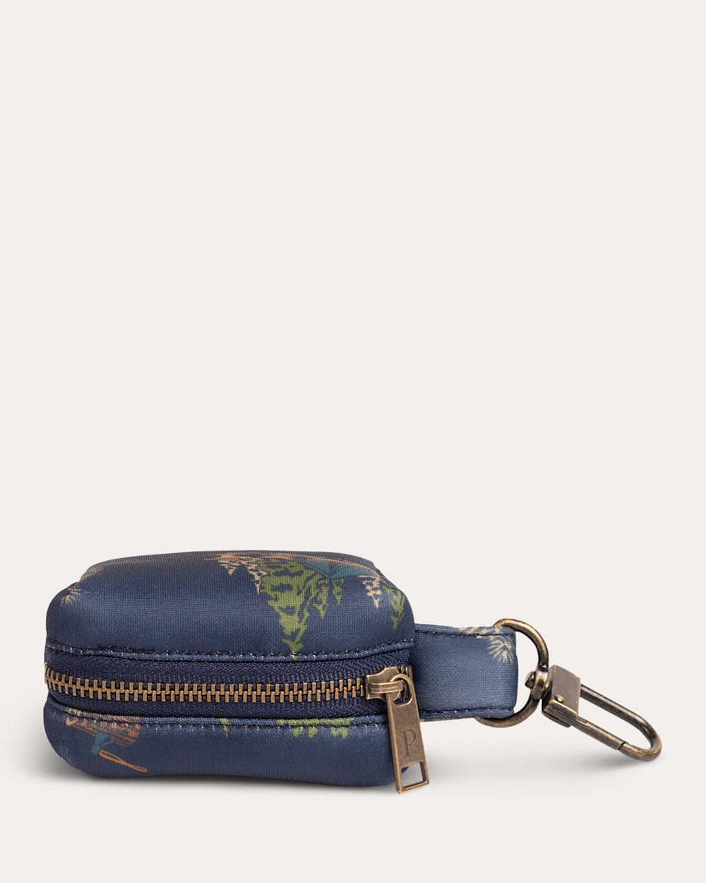 ALTERNATE VIEW OF PET WASTE BAG HOLDER IN CANOE CLUB image number 4