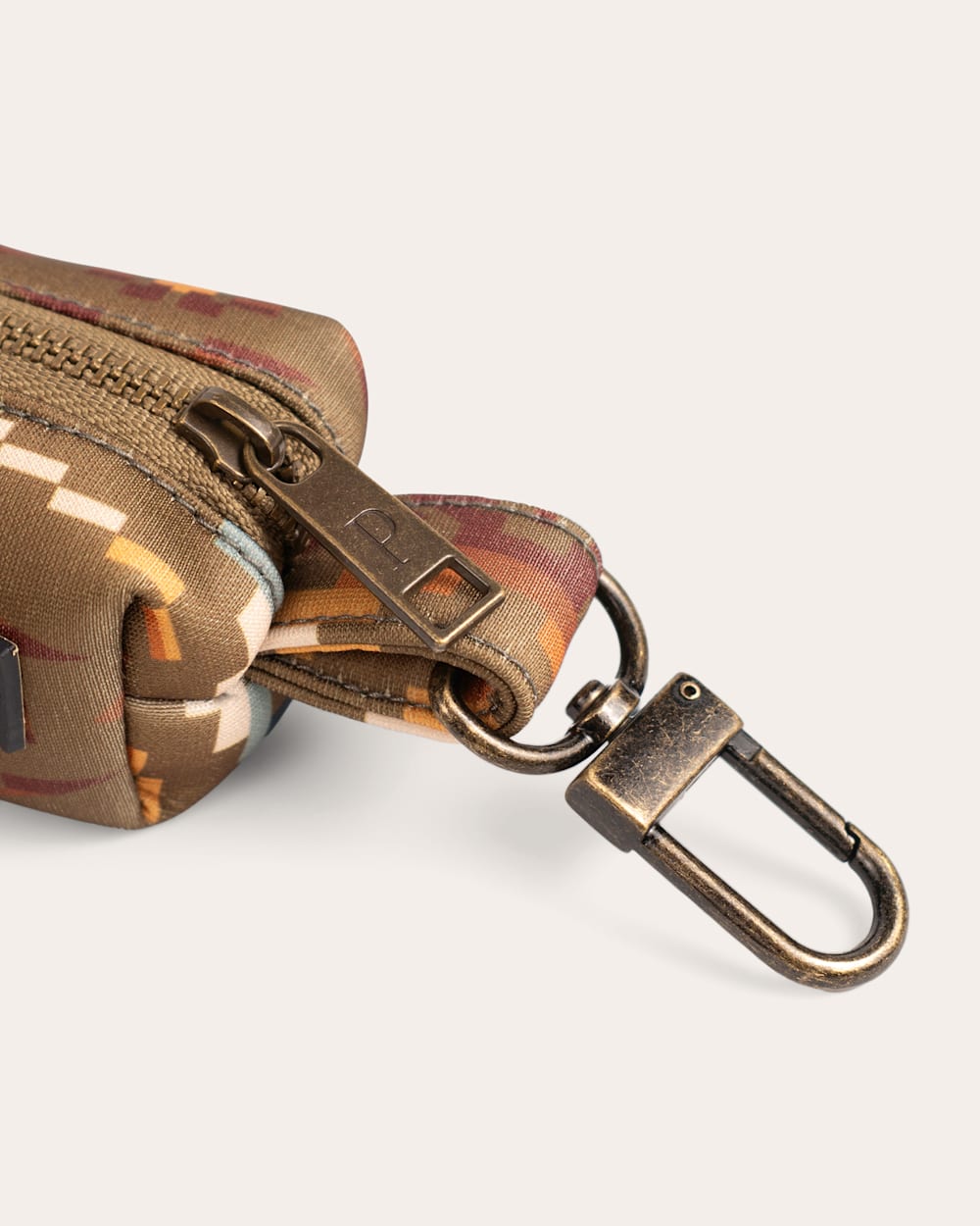 ALTERNATE VIEW OF PET WASTE BAG HOLDER IN CARICO LAKE image number 2