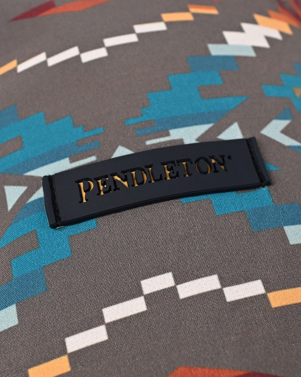 ALTERNATE VIEW OF PET TRAVEL BOWL IN CARICO LAKE image number 4