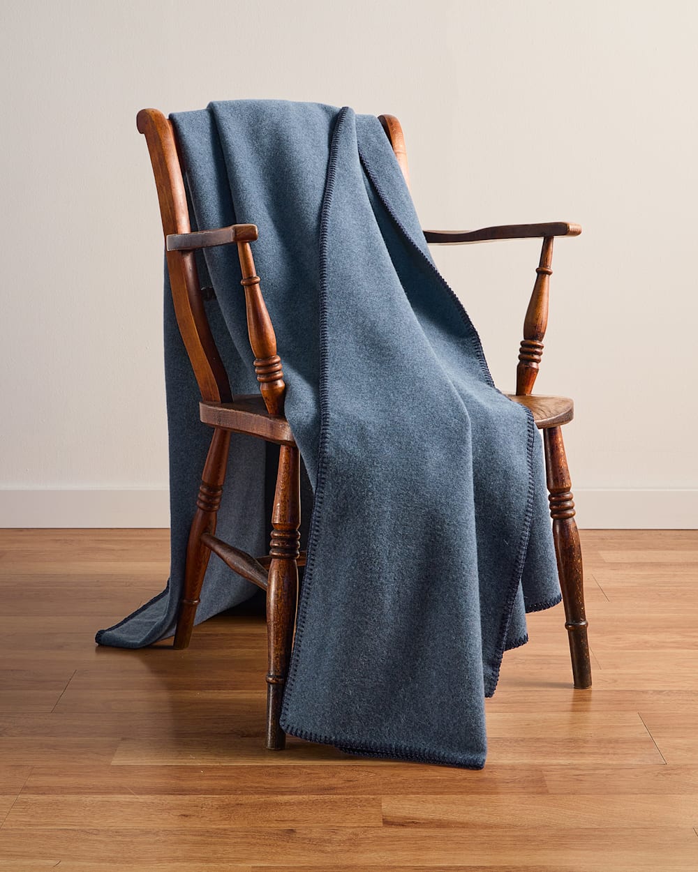 PHOENIX BLANKET IN BLUE MIX image number 1