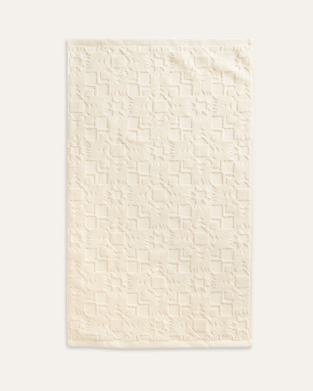 ALTERNATE VIEW OF SCULPTED TOWEL COLLECTION IN IVORY image number 4