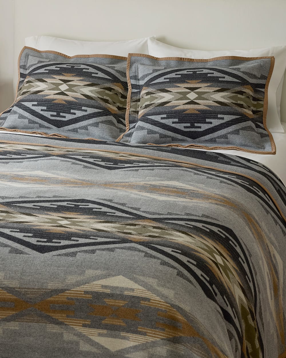 TUMALO RIDGE JACQUARD BEDDING COLLECTION IN GREY MULTI image number 1