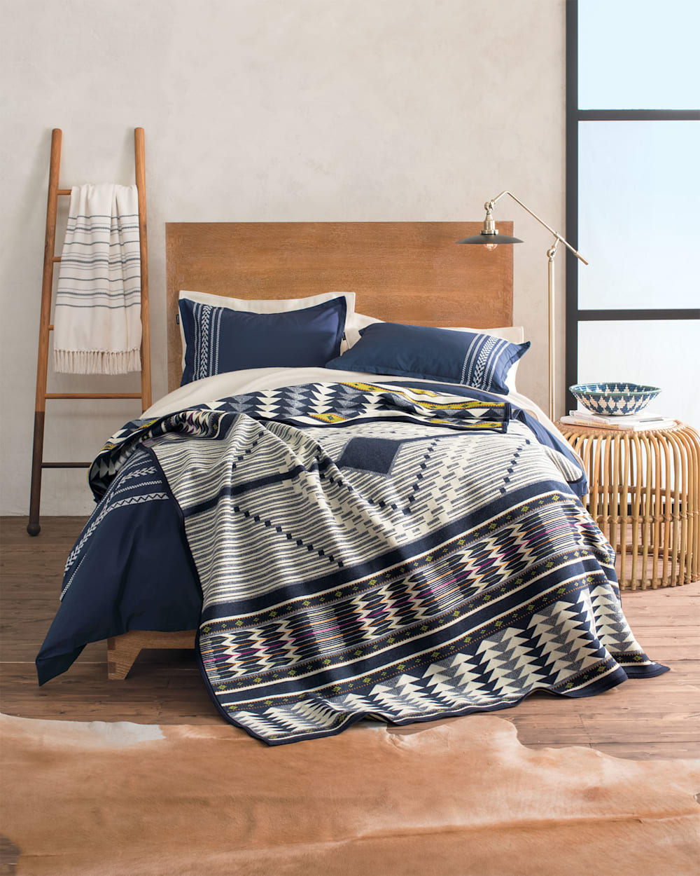 ADDITIONAL VIEW OF SPIRIT SEEKER BLANKET IN NAVY image number 4