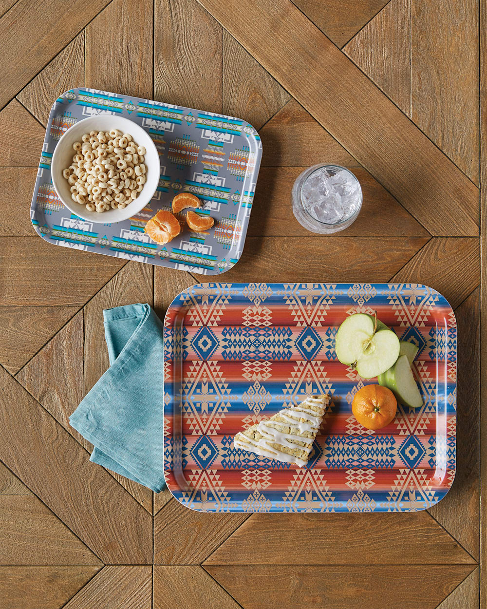 ADDITIONAL VIEW OF BIRCHWOOD JACQUARD TRAY SET IN MULTI image number 2