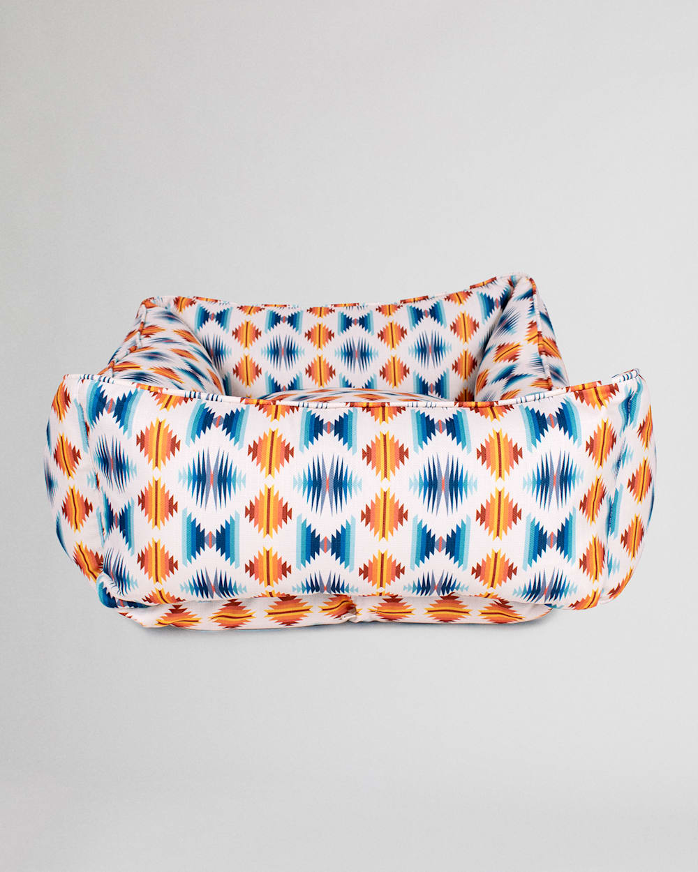 ALTERNATE VIEW OF FALCON COVE ALL SEASON DOG KUDDLER IN FALCON COVE image number 3